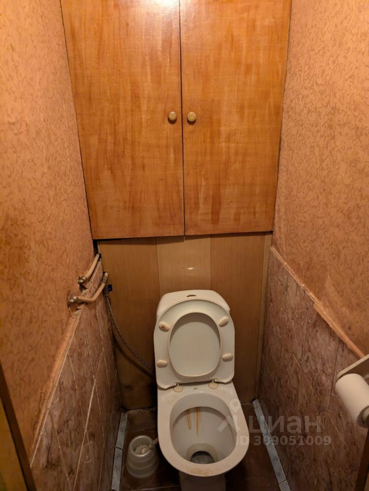 Продажа 2-комн квартиры на вторичном рынке Сиверский городской поселок, улица Военный Городок, 37