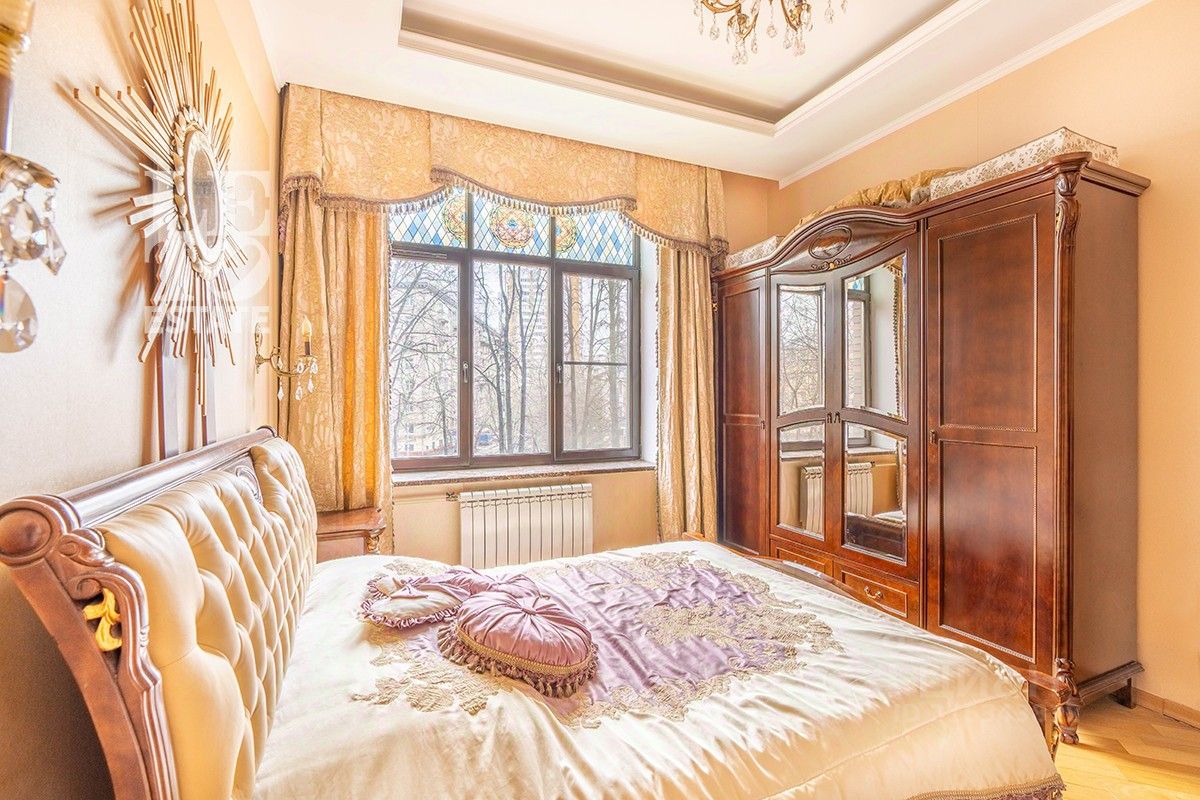 Продажа 4-комн квартиры на вторичном рынке улица Пырьева, 2