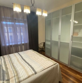 Аренда 3-комн квартиры на вторичном рынке Мытнинская ул,  д. 2