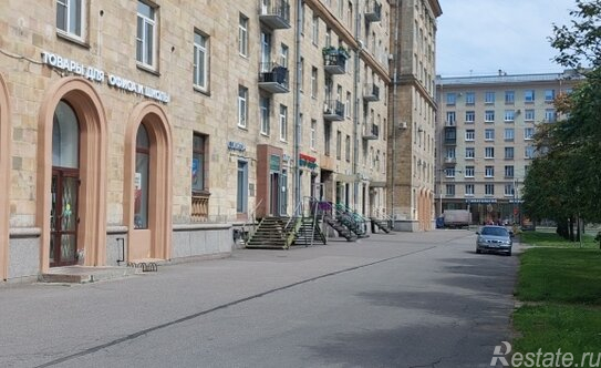 Продажа 3-комн квартиры на вторичном рынке улица Типанова,  д. 5