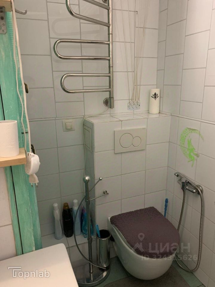 Продажа 3-комн квартиры на вторичном рынке улица Карташихина, 19