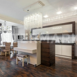 Продажа 3-комн квартиры на вторичном рынке Хилков переулок,  д. 1