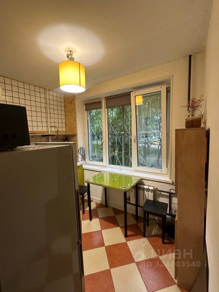 Аренда 2-комн квартиры на вторичном рынке Ракетный бульвар, 9К1