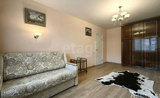 Продажа 1-комн квартиры на вторичном рынке Индустриальный пр-кт,  д. 10 к1 литБ