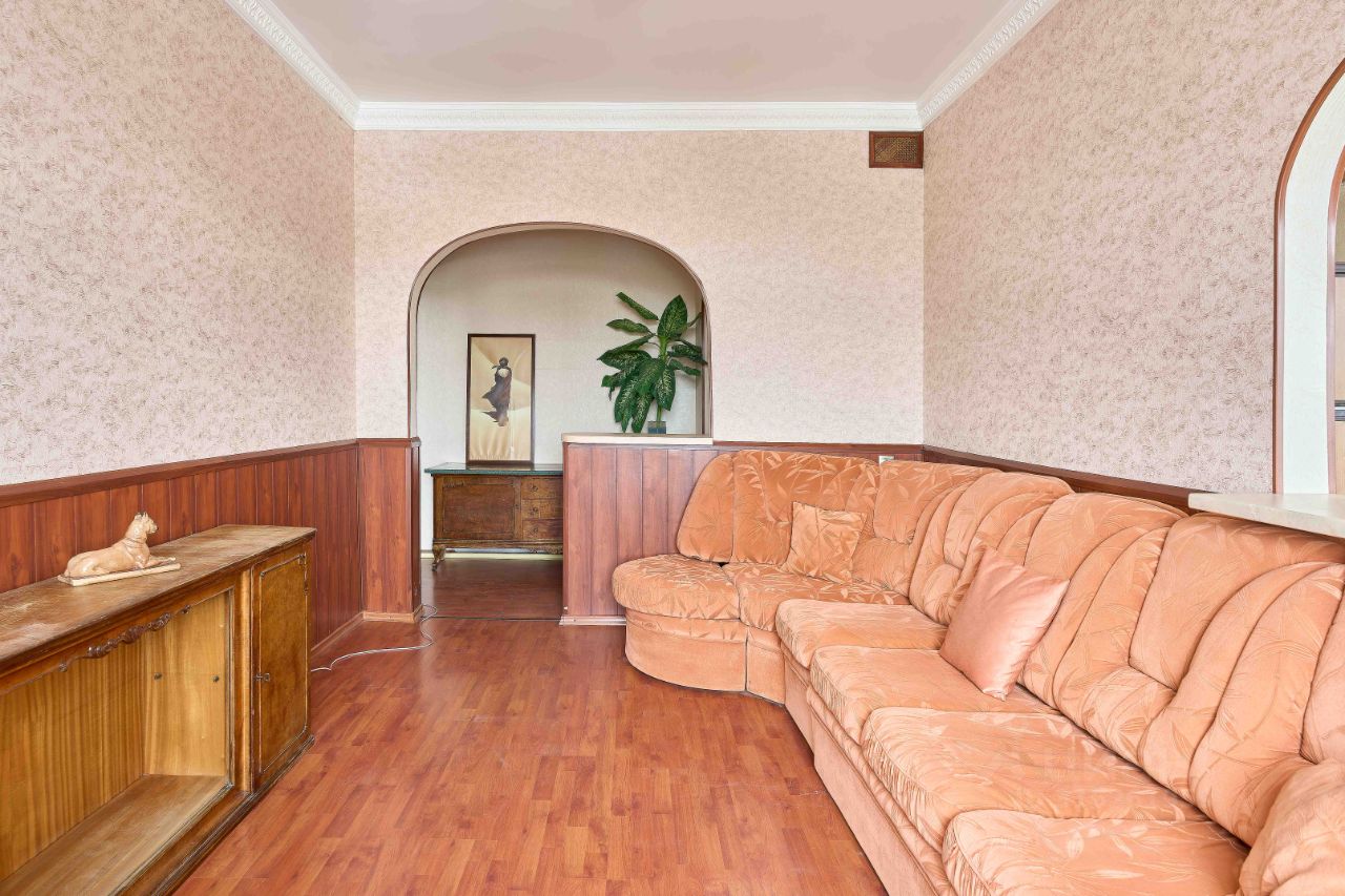 Продажа 2-комн квартиры на вторичном рынке Мироновская улица, 9