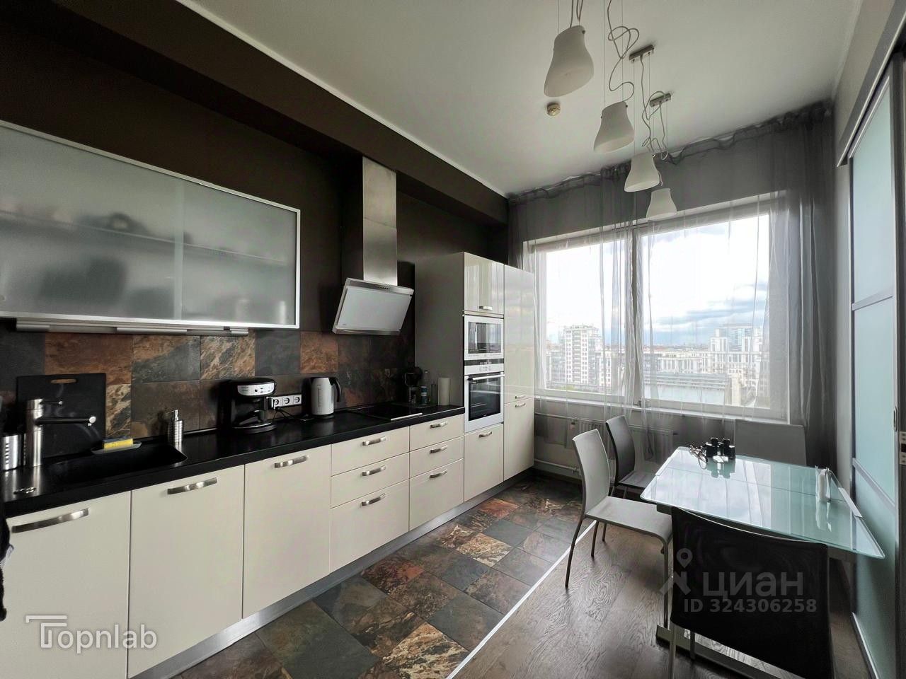 Продажа 2-комн квартиры на вторичном рынке улица Беринга, 1