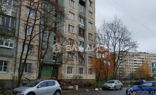 Продажа 1-комн квартиры на вторичном рынке проспект Ударников,  д. 42