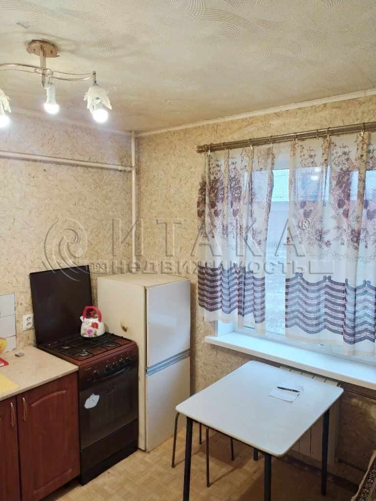 Продажа 1-комн квартиры на вторичном рынке Кингисепп, Большой,  д. 4
