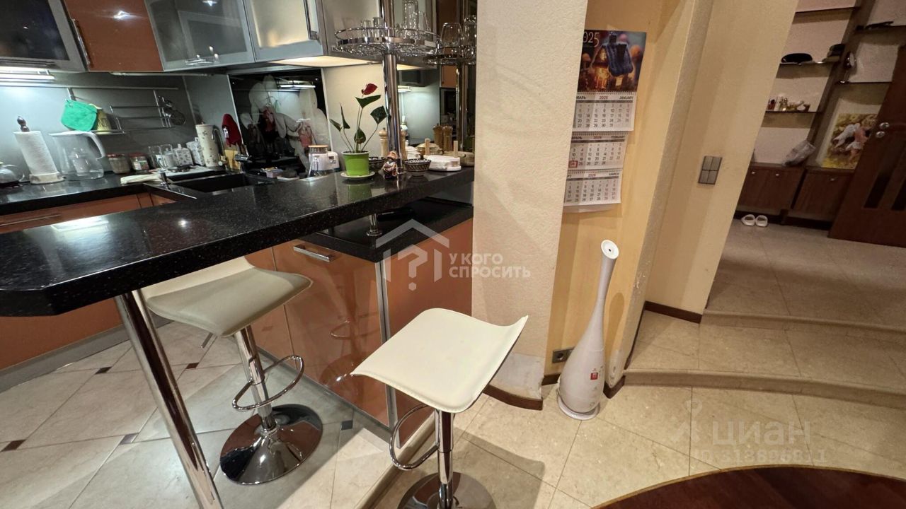 Продажа 3-комн квартиры на вторичном рынке Петергоф, Санкт-Петербургский проспект, 33