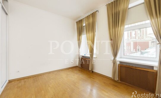 Аренда 4-комн квартиры на вторичном рынке улица Петровка,  д. 28