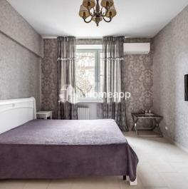 Продажа 1-комн квартиры на вторичном рынке Хомутовский туп,  д. 4к2