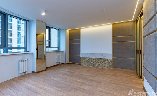 Продажа 3-комн квартиры на вторичном рынке Московский пр-кт,  д. 183-185