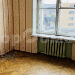 Продажа 2-комн квартиры на вторичном рынке Матросский Б. пер,  д. 1