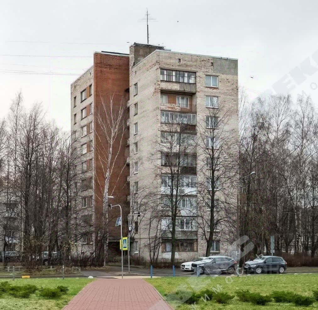 Продажа 3-комн квартиры на вторичном рынке улица Верности, 30