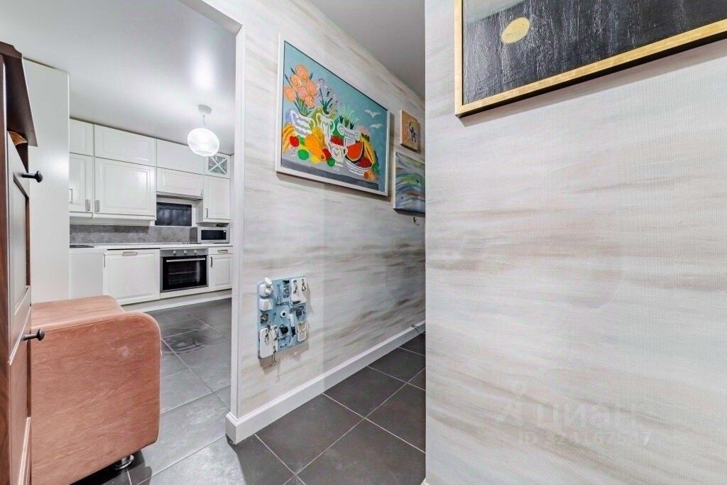 Продажа 2-комн квартиры на вторичном рынке Муринский 2-й пр-кт,  д. 22