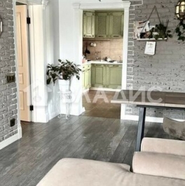 Продажа 4-комн квартиры на вторичном рынке Мичуринский пр-кт,  д. 27 к2