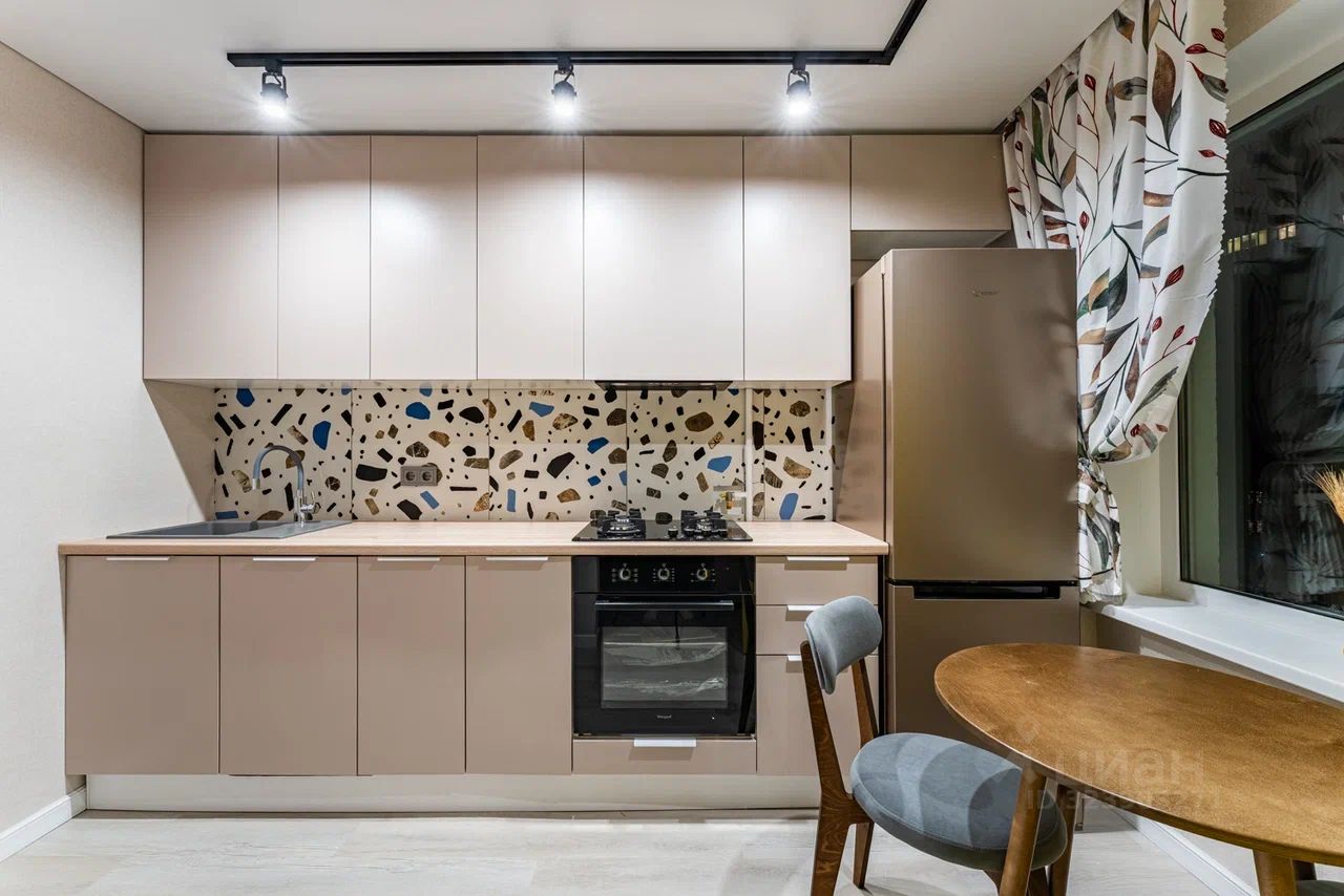 Продажа 2-комн квартиры на вторичном рынке Мирской переулок, 3