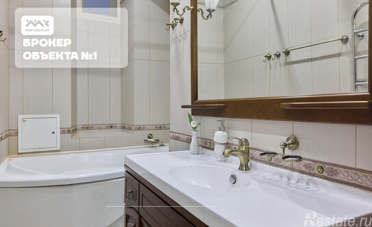 Продажа 5-комн квартиры на вторичном рынке Таврическая улица,  д. 11