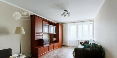 2-комн квартира улица Короленко,  д. 10