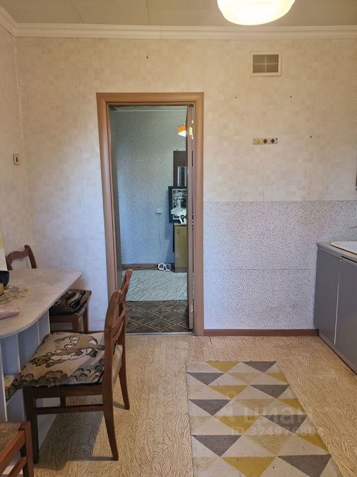 Продажа 3-комн квартиры на вторичном рынке Октябрьский пгт, улица Ленина, 40