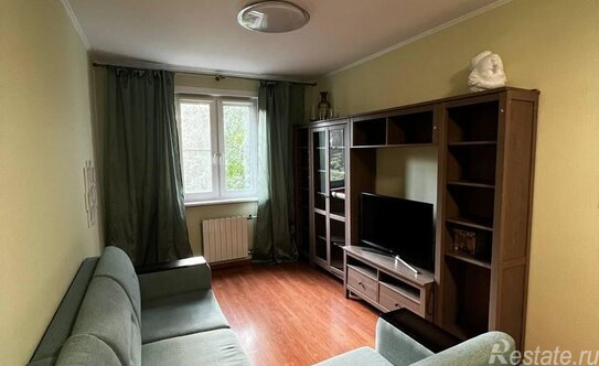 Продажа 2-комн квартиры на вторичном рынке улица Кедрова,  д. 3