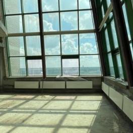 Продажа 5-комн квартиры на вторичном рынке улица Бажова,  д. 8