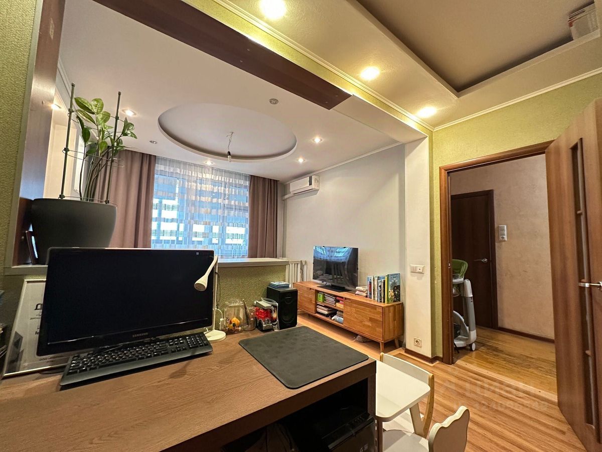 Продажа 1-комн квартиры на вторичном рынке проезд Шокальского, 11