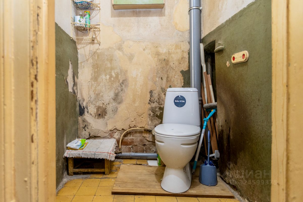 Продажа 4-комн квартиры на вторичном рынке Моховая улица, 28