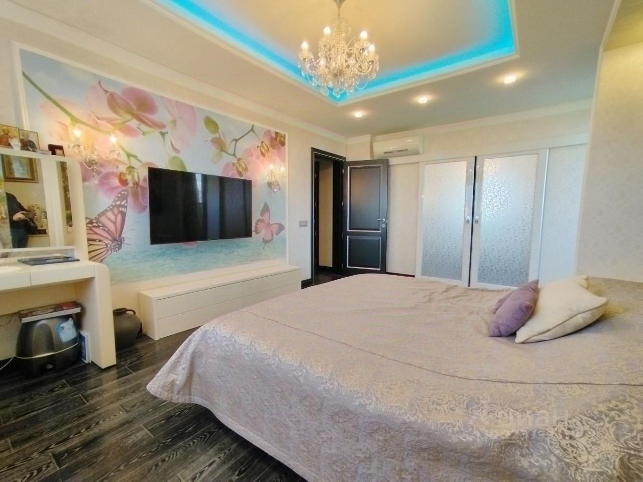 Продажа 4-комн квартиры на вторичном рынке Кронштадтский бульвар, 49к1