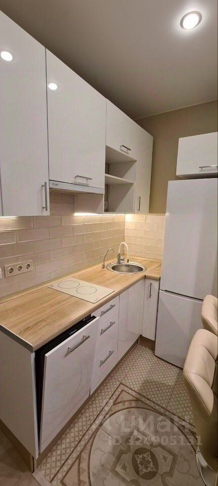 Продажа 1-комн квартиры на вторичном рынке улица Орджоникидзе,  д. 52