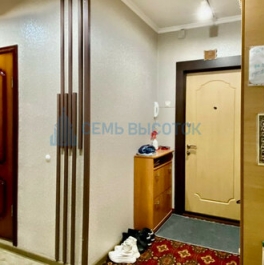 Продажа 2-комн квартиры на вторичном рынке Бартеневская улица,  д. 49 к1