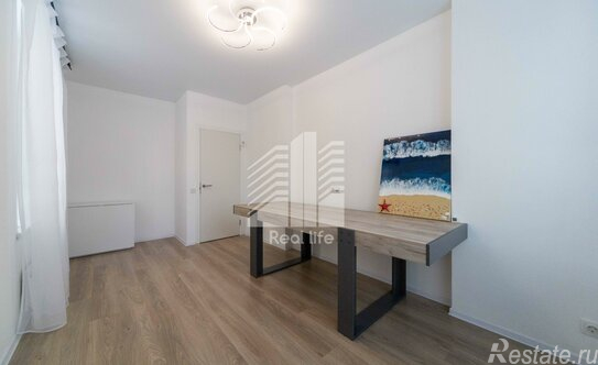 Продажа 3-комн квартиры на вторичном рынке Ям, ул Мезенцева,  д. 16