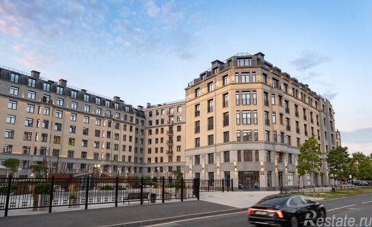 Продажа 2-комн квартиры на вторичном рынке наб Реки Карповки,  д. 39,  к. 2