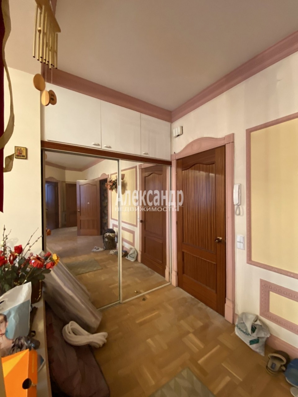 Продажа 2-комн квартиры на вторичном рынке Двинская ул. ,  д. 10