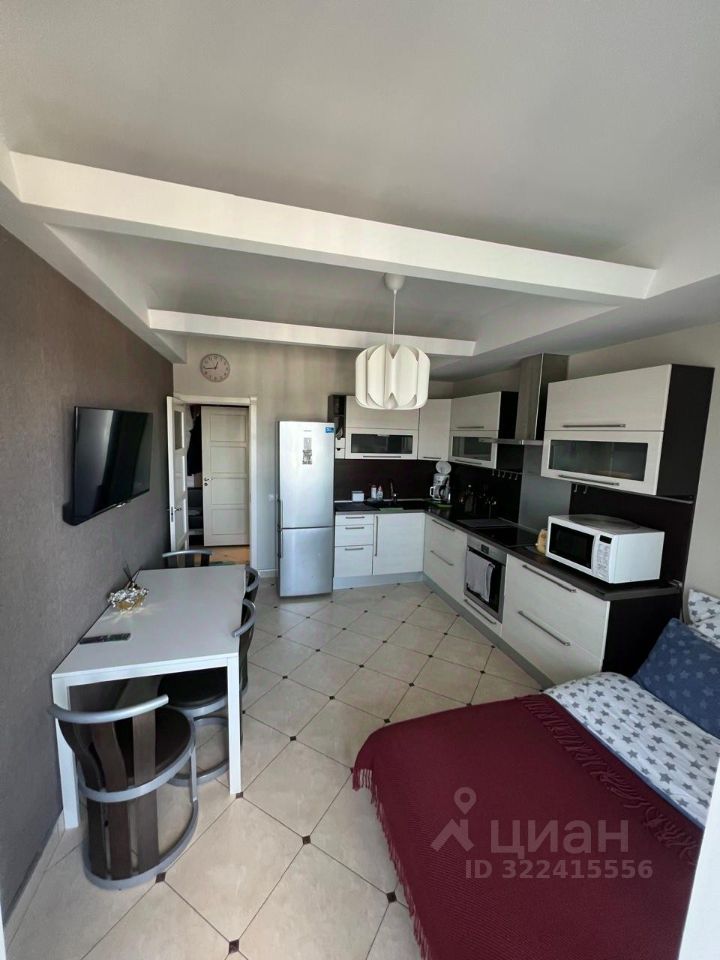 Продажа 1-комн квартиры на вторичном рынке Богатырский проспект, 60к1