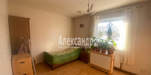 3-комн квартира Пушкин г., Саперная ул. ,  д. 42,  к. 2