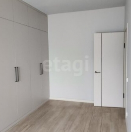 Продажа 2-комн квартиры на вторичном рынке улица Гришина,  д. 16