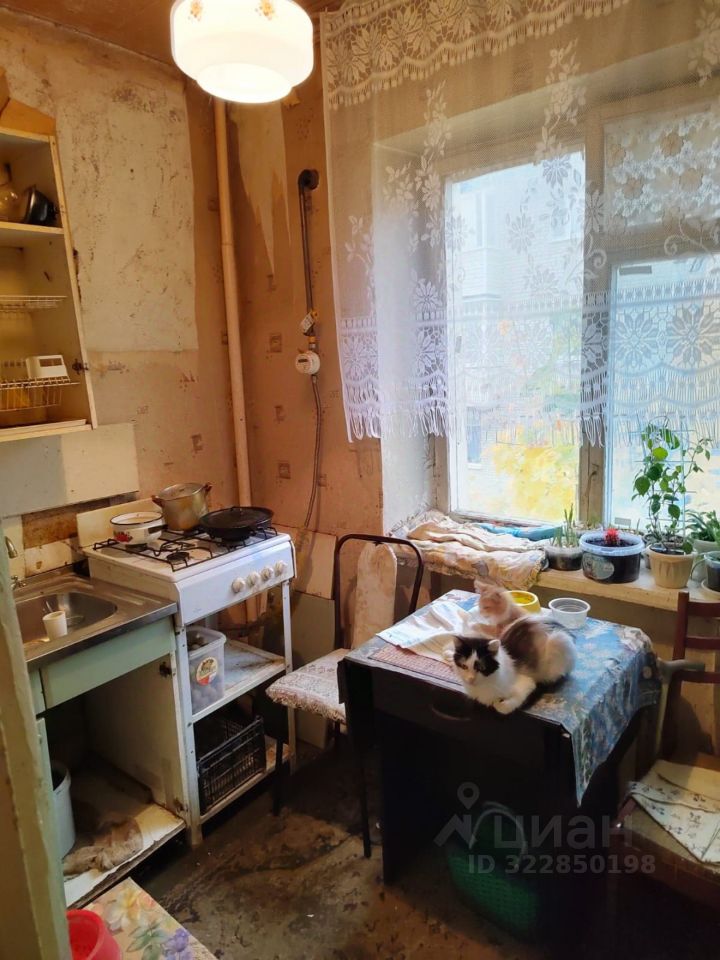 Продажа 3-комн квартиры на вторичном рынке пос. Заречный, 10