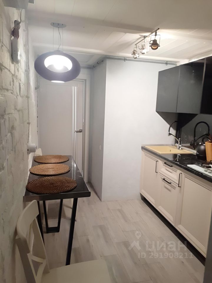 Аренда 2-комн квартиры на вторичном рынке Большая Конюшенная улица, 19/8