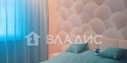 3-комн квартира улица Авиаторов,  д. 20