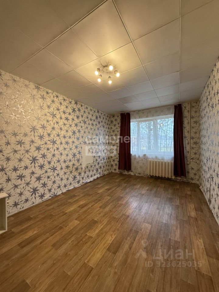 Продажа 1-комн квартиры на вторичном рынке Ликино-Дулево, улица Текстильщиков,  д. 1