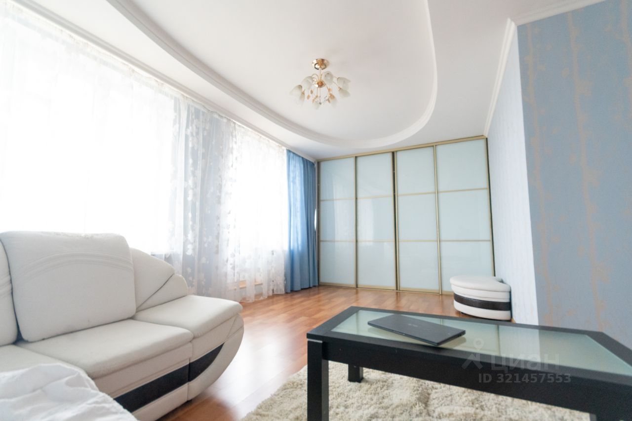 Продажа 4-комн квартиры на вторичном рынке проспект Энгельса, 93