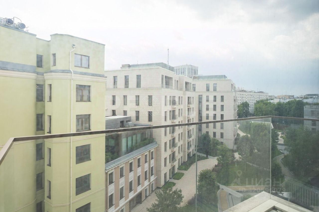 Продажа 3-комн квартиры на вторичном рынке улица Большая Полянка, 44