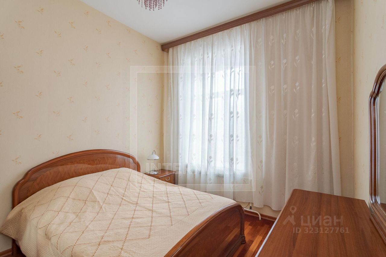 Аренда 3-комн квартиры на вторичном рынке улица Остоженка, 40/1