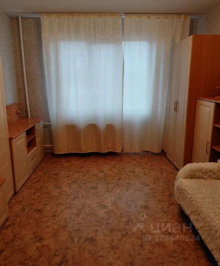 Продажа 4-комн квартиры на вторичном рынке улица Маршала Захарова, 12к2