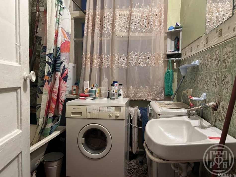 Продажа комнаты Сертолово г., Черная речка мкр,  д. 4