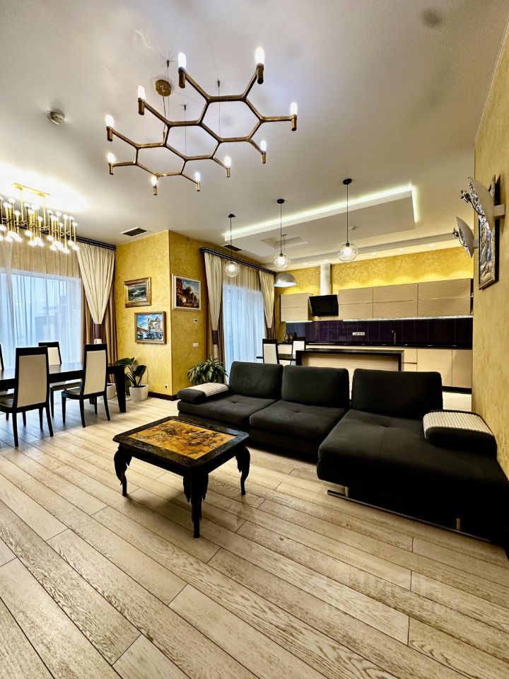 Продажа 4-комн квартиры на вторичном рынке улица 1-я Машиностроения, 10