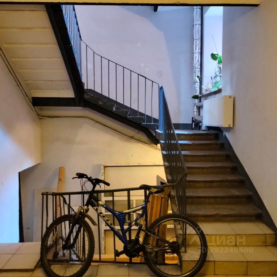 Продажа 4-комн квартиры на вторичном рынке улица Рубинштейна, 15-17