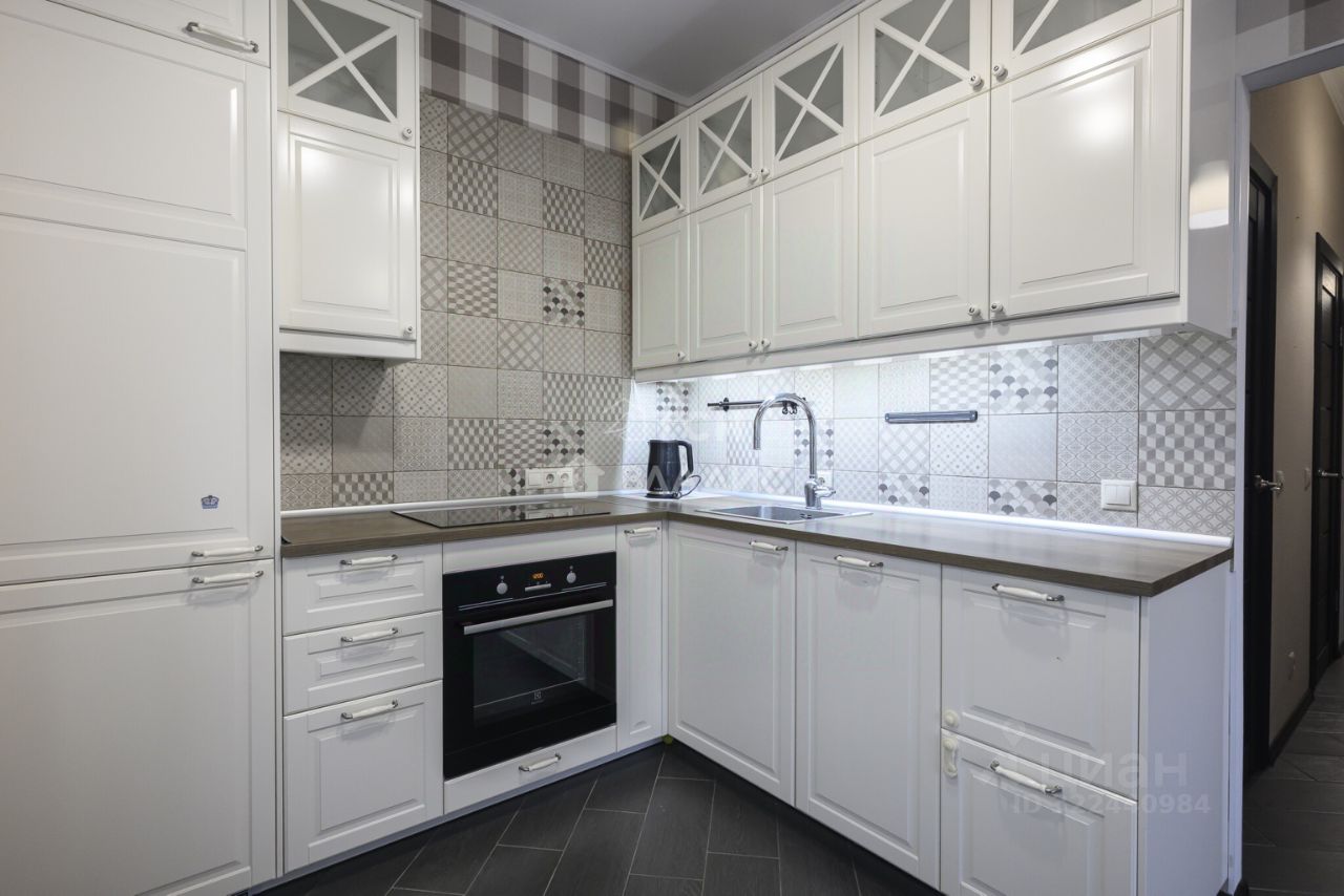 Продажа 2-комн квартиры на вторичном рынке Первомайский мкр, Советская улица, 69