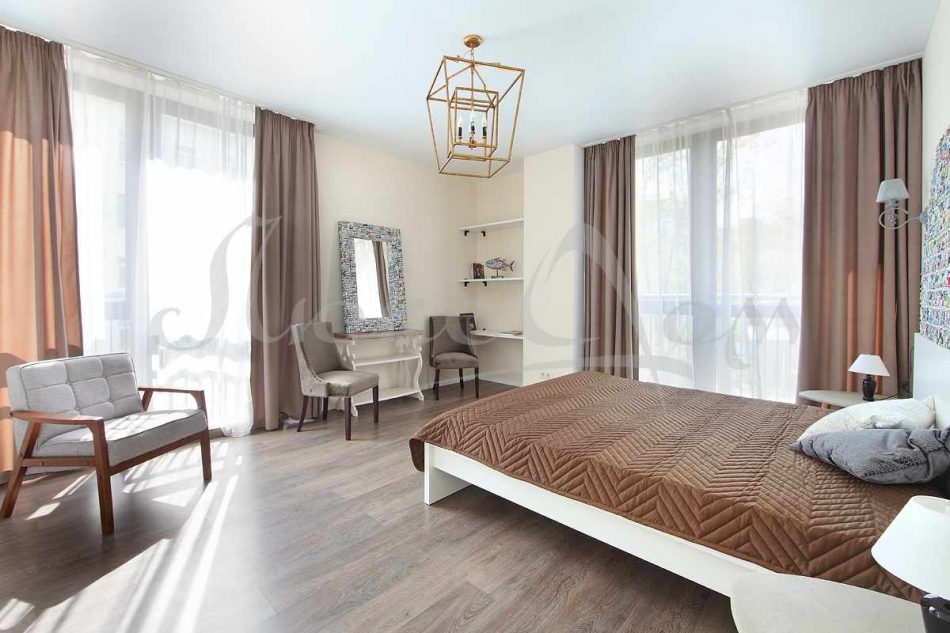 Продажа 3-комн квартиры на вторичном рынке Хилков пер., 5